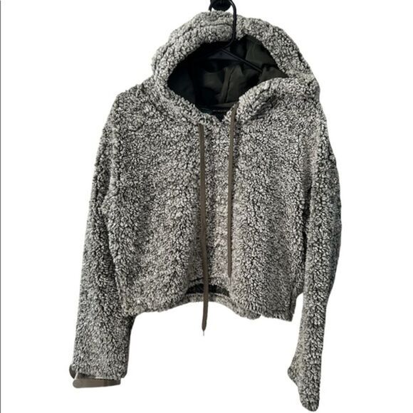 wild fable Jackets & Blazers - Wild Fable, Green, Cropped, Teddy Hoodie